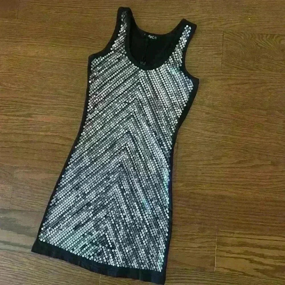 New with Tags Sequin Bodycon Mini Tube Dress Size Medium Party Date Night Disco - Picture 2 of 7